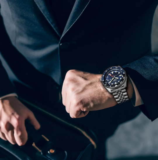 SSK003
Seiko 5 Sports SKX Sports Style GMT Series