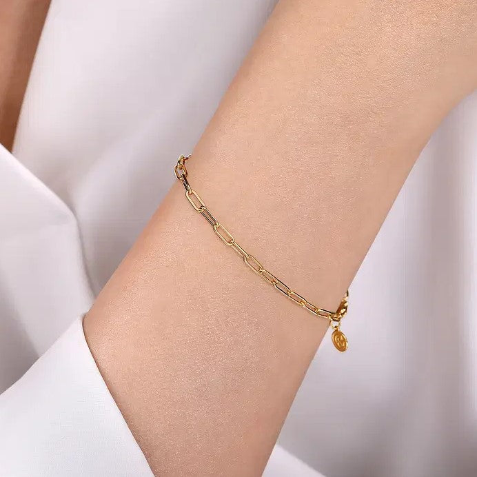 14K Yellow Gold Hollow Paperclip Chain Bracelet by Gabriel NY Secondary image