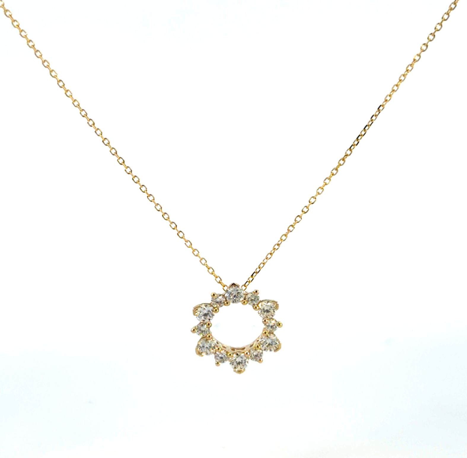 14k Yellow Gold Diamond Graduated Circle Pendant Necklace