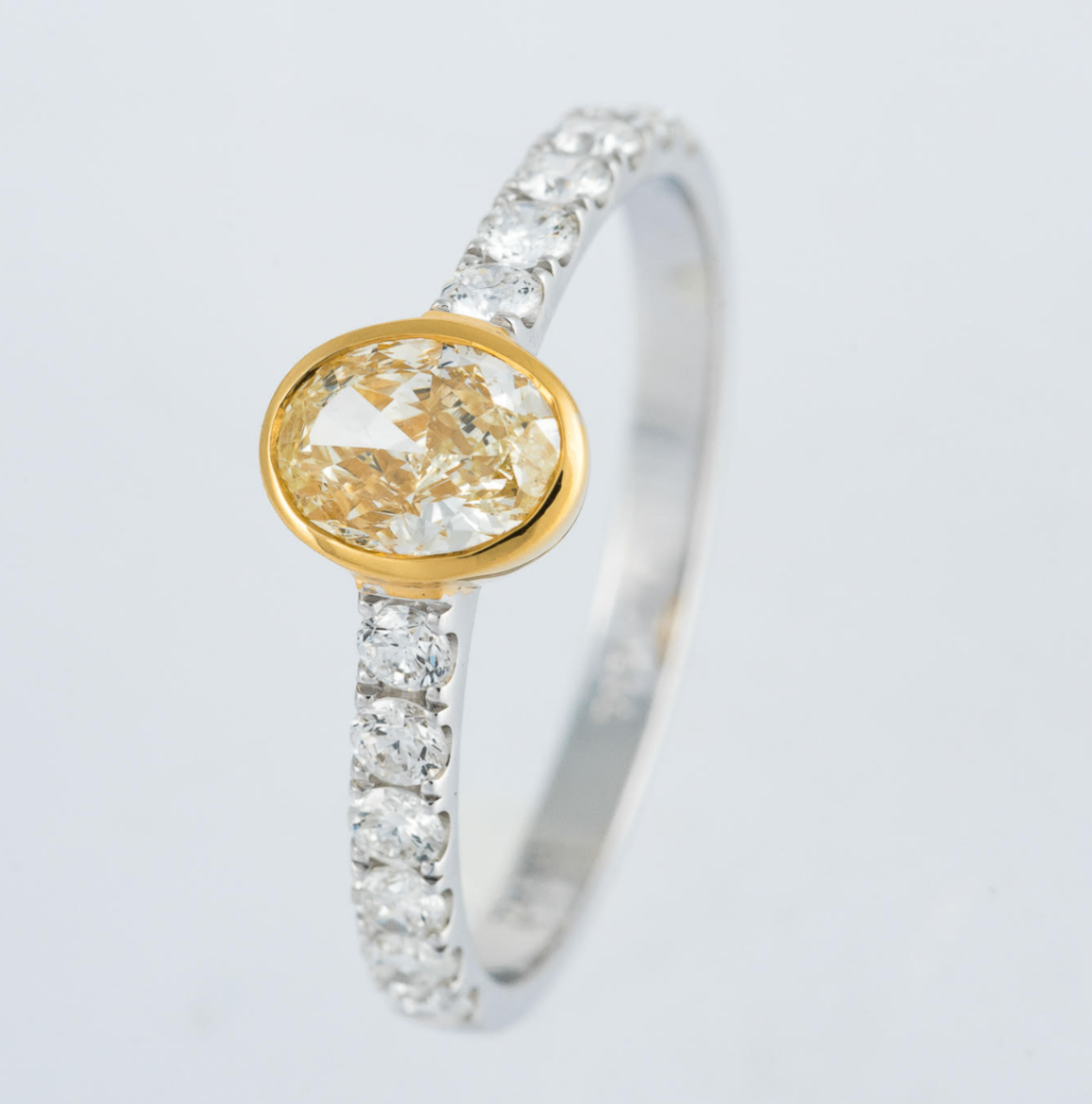 18K Two-Tone Yellow Diamond Bezel Set Fashion Ring