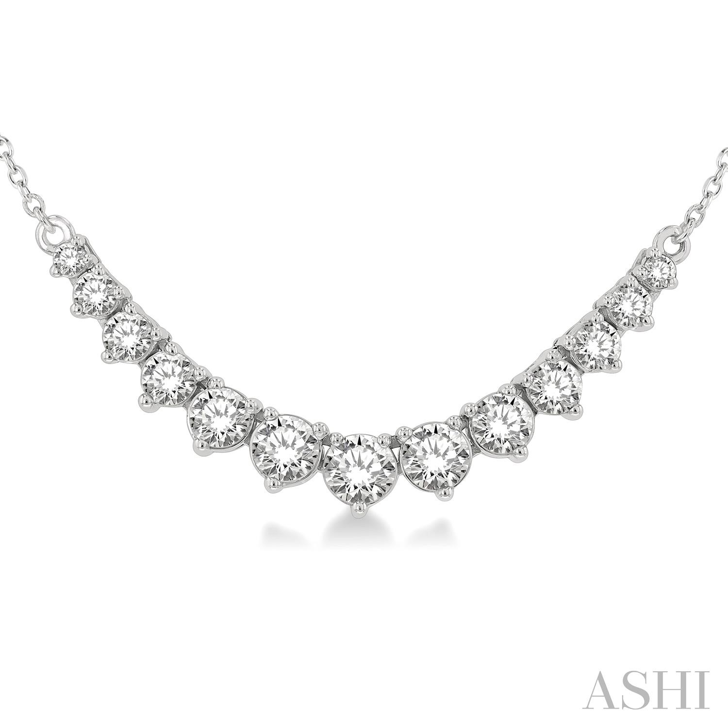 14k Wg 1.00cttw Diamond Graduated Smile Necklace